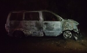 Incendiaron vehículo en el km 17 Acaray, anoche