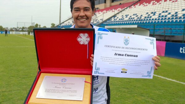 Irma Cuevas dice adiós al fútbol