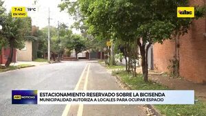 Video: Estacionamiento reservado sobre la bicisenda - ABC Noticias - ABC Color