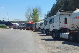 Camiones paraguayos con GLP siguen retenidos en planta de Argentina - Megacadena