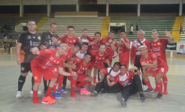 Versus / Lidera José Meza y Bolívar no podrá ir por el bicampeonato