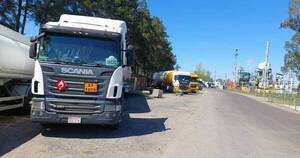 La Nación / Camiones de gas retenidos en Argentina: cadena de valor es afectada y no hay respuestas