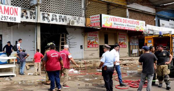 La Nación / Controlan incendio en el bloque D del Mercado de Abasto