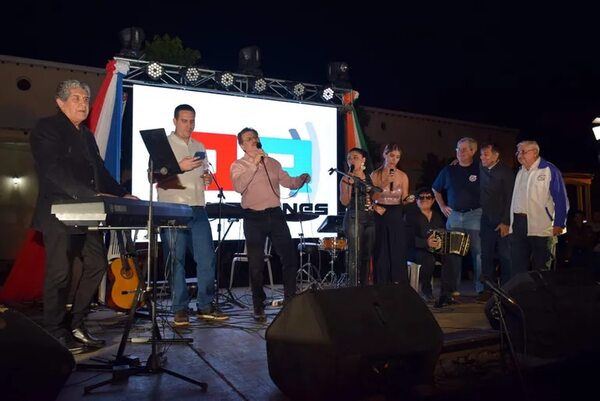 Con música y danza culminó proyecto retribuyendo al pueblo de la Promo 83 de la UNA - Nacionales - ABC Color