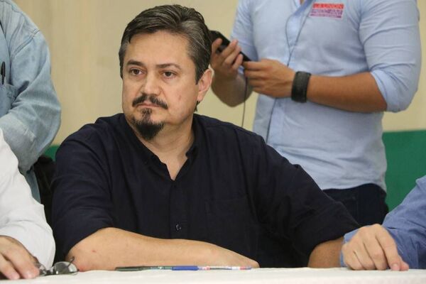 Diario HOY | "Estoy en mi derecho": presidente del PEN justifica despojo de tierras del Estado