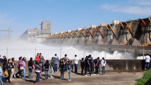 Argentina paga a Paraguay primera cuota de la deuda por cesión de energía