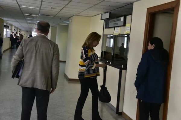 Cámara de Apelaciones otorgó libertad ambulatoria a escribana ligada a RGD