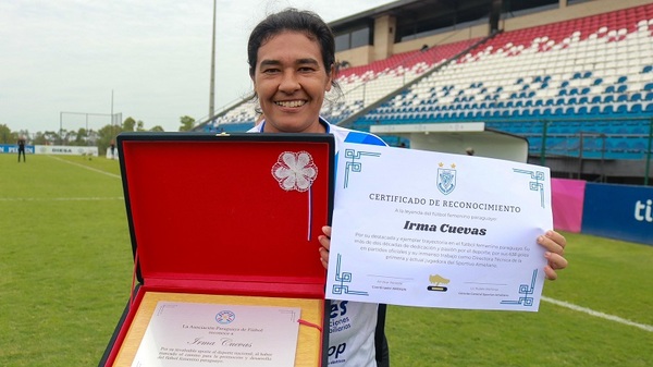 La legendaria Irma Cuevas cuelga los botines - Noticias Paraguay