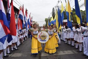 Luque: fanatismo y sentimiento sin igual por el “azul y oro” emocionó en desfile en honor a la Virgen del Rosario - Nacionales - ABC Color