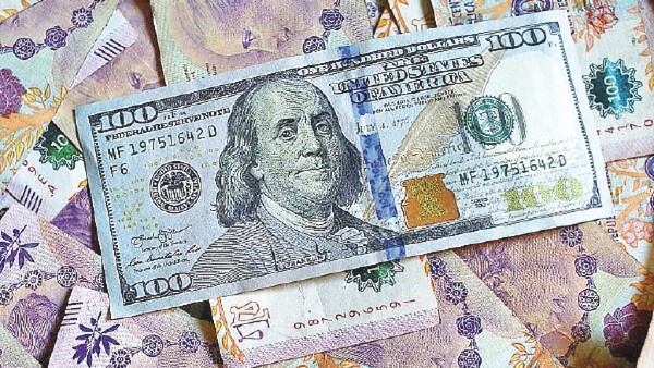 Anticipan dolarización preelectoral y dólar blue trepa a $ 800