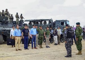 Mil policías y militares en operativo en uno de los cantones más violentos de Ecuador - Tecnología - ABC Color