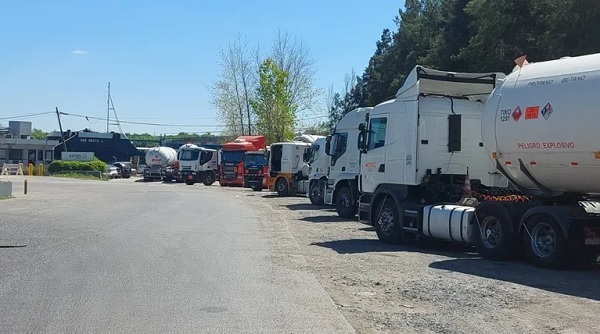 Equipo Económico se reúne de urgencia para evaluar medidas ante trabas de Argentina
