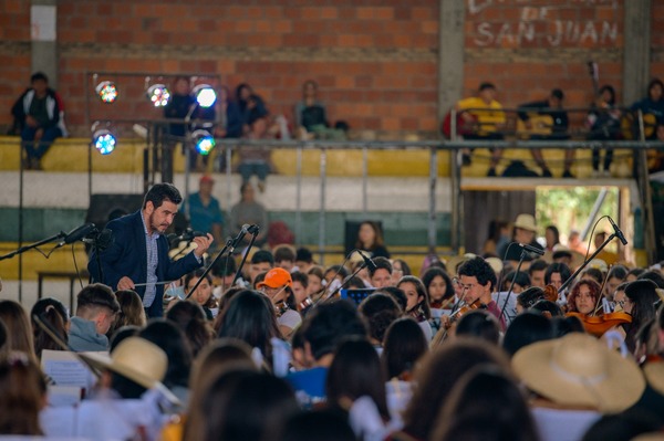 Una maravillosa puesta en escena por la paz | 1000 Noticias