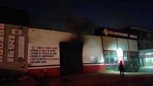 Incendio consume un taller en Alto Paraná