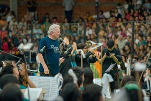 Cerca de 1.800 niños pidieron la paz junto a megaorquesta sinfónica - La Tribuna