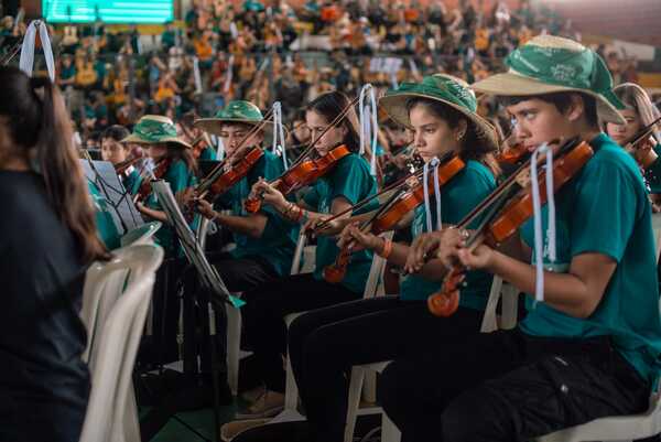 #SuenaSanJuan: 1 800 niños y jóvenes presentaron una puesta en escena maravillosa al unísono pidiendo la paz