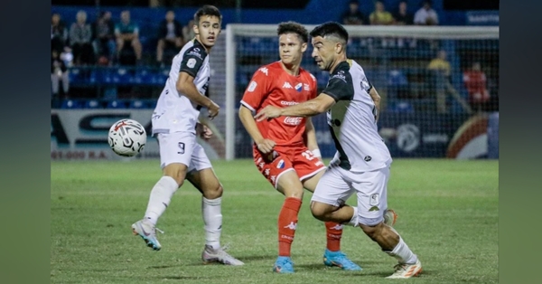 Nacional superó 3-0 a Tacuary