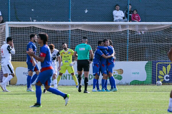 Versus / El 24 de Setiembre pierde la categoría y Atyrá se queda con la soga en el cuello
