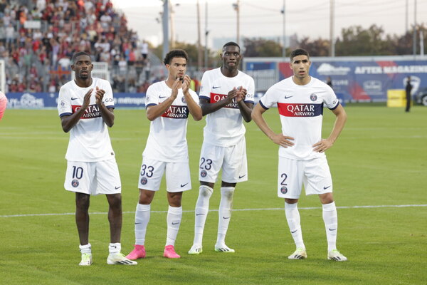 Versus / Jugadores del PSG piden perdón por cánticos ofensivos contra el Marsella