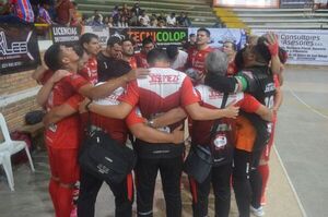 José Meza va por el titulo midiendo al local Faraones