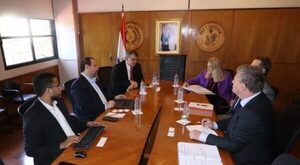 Ministra de Suiza expresa interés comercial en Paraguay