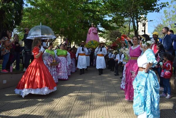 Creencia y tradición folclórica engalanan fiesta patronal en Luque - Nacionales - ABC Color
