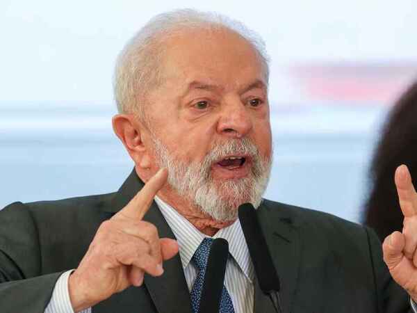Lula recibe el alta anticipada y ya está en el Alvorada
