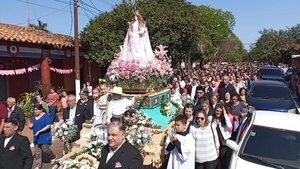Virgen Nuestra Señora del Rosario de Itauguá volvió a utilizar su carroza durante procesión - Nacionales - ABC Color