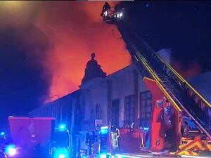 Trece muertos en incendio en conocida zona de ocio en España