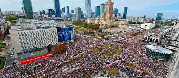 Multitudinaria marcha contra el gobierno en Polonia