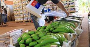 La Nación / Camiones con bananas, varados en la frontera