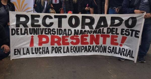 La Nación / Docentes exigen nivelación salarial