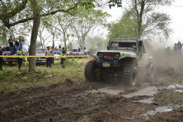 Versus / General Aquino vibró el fin de semana con el Cateura 4x4 Extremo