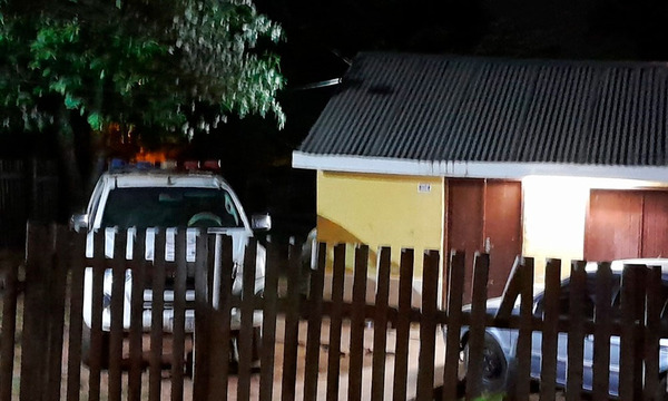 Patrullera de la policía guardada en domicilio particular de Coronel Oviedo