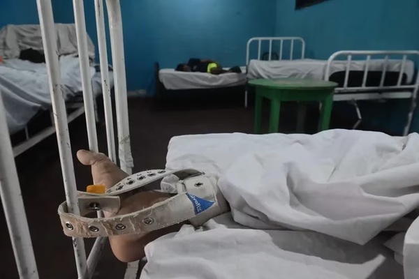 Mujer denuncia que su esposo fue masacrado a golpes en el Psiquiátrico - Noticiero Paraguay