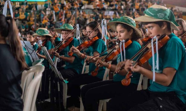 #SuenaSanJuan: 1 800 niños y jóvenes presentaron una puesta en escena maravillosa al unísono pidiendo la paz – Prensa 5