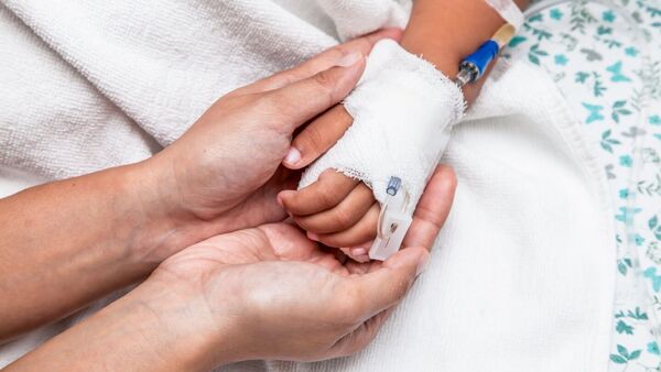 Niño de 2 años en estado grave luego de tragar una pila