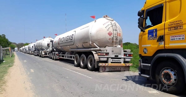 Diario HOY | Argentina vuelve a cargar gas a camiones paraguayos