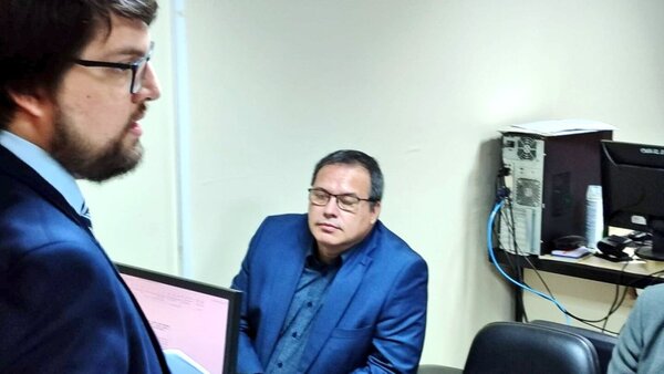 Carlos Granada recusa a juez y de nuevo logra suspender audiencia preliminar en caso de coacción sexual