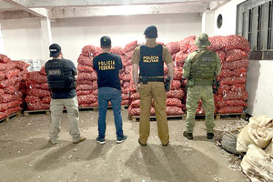 Decomisan unas 30 toneladas de ajo y uva cerca del Puente de la Amistad - La Clave