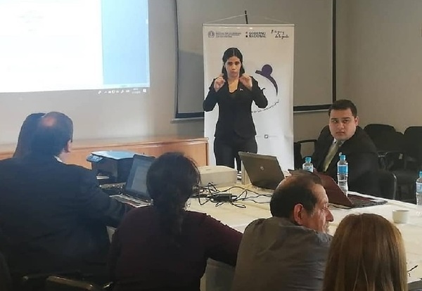 Diario HOY | Ministerio de Economía apuesta a comunicación inclusiva de personas sordas