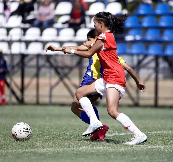 Fútbol Femenino: Olimpia, Cerro, General y Luqueño, las clasificadas en la Sub 18 - Fútbol - ABC Color