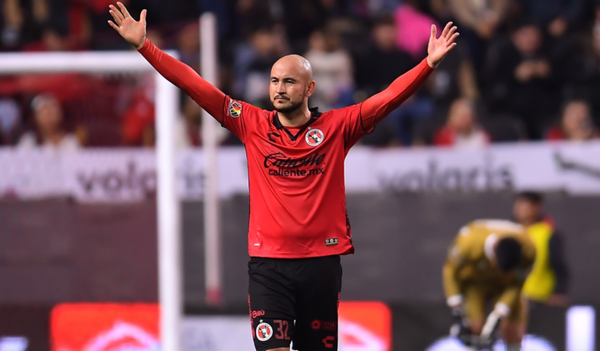Versus / Carlos González anotó un doblete en la victoria de Tijuana y es goleador en México