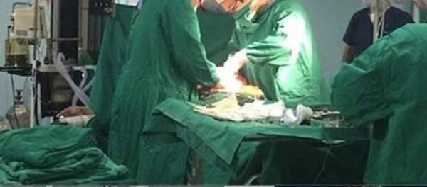 Renunció doctor que sacó vesícula en lugar de hernia