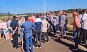 Paraguarí: Productores de papas y cebollas cierran ruta en protesta contra el contrabando – Prensa 5