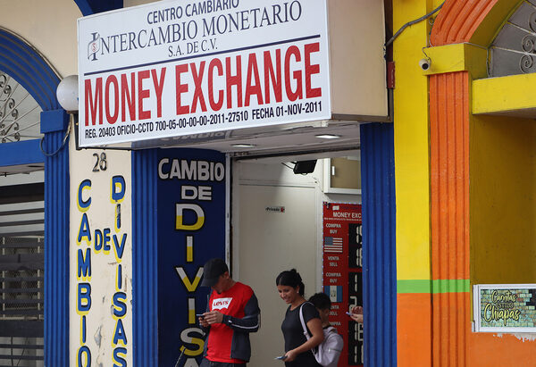 La ola migratoria en la frontera sur de México participa del récord de remesas del país - MarketData