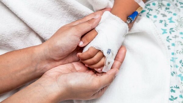 Niño de 2 años en estado grave luego de tragar una pila