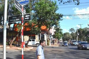 Motochorros asaltan a cambista y se llevan G. 3 millones - Policiales - ABC Color