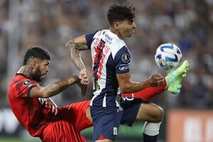Perú deja afuera a Cueva y Flores, y suma a Zanelatto, para partidos con Chile y Argentina - Fútbol Internacional - ABC Color