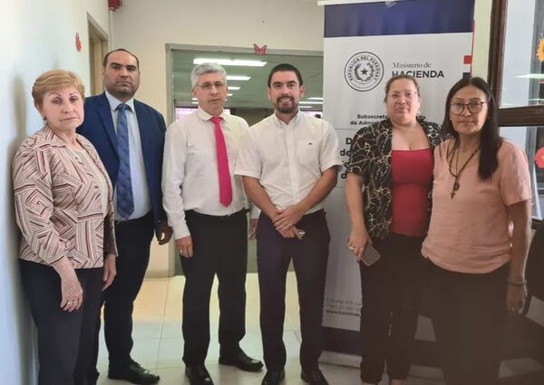 Docentes de la UNA logran carga de nivelación salarial y levantan amenaza de paro - Nacionales - ABC Color
